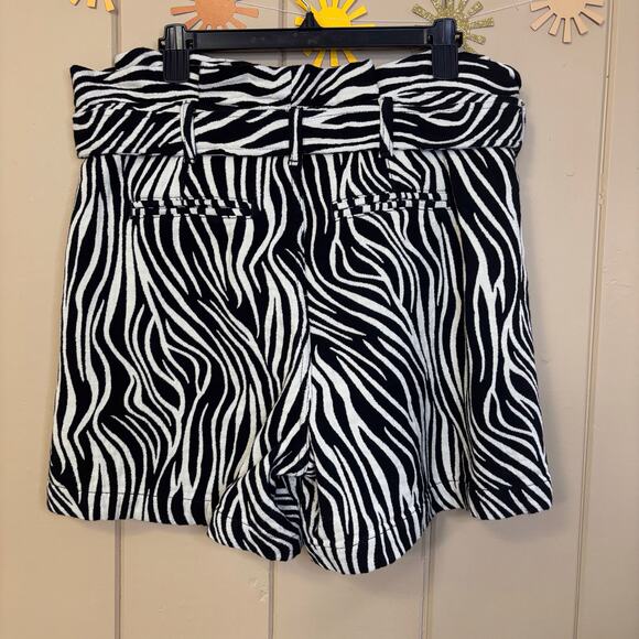 Joe’s Jeans Zebra print Shorts Paper bag style belt size 32 (14) black and white - Picture 4 of 4